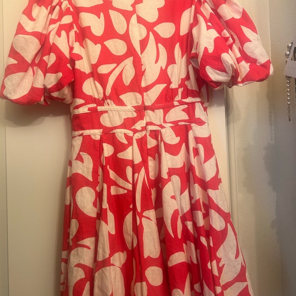 Pink and white puff sleeves flare mini dress - Picture 2 of 4